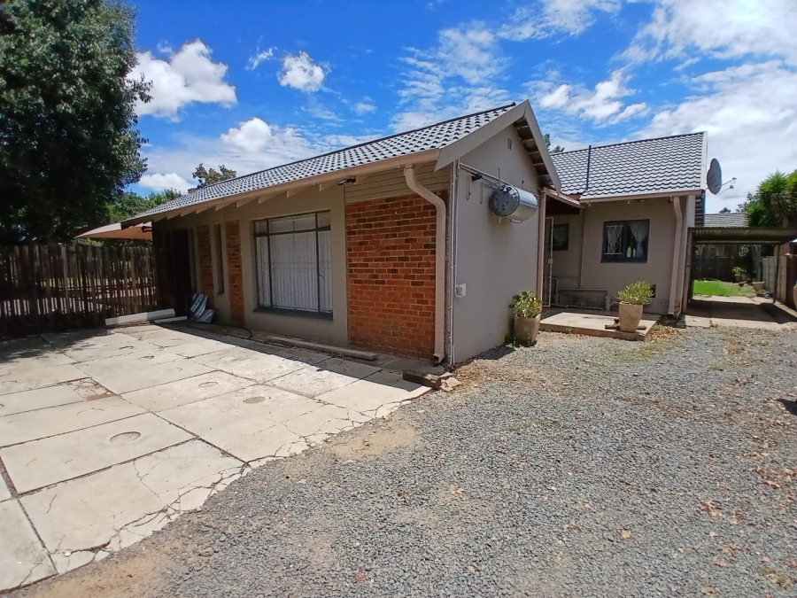 To Let 4 Bedroom Property for Rent in Fichardt Park Free State